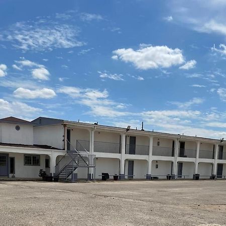 Dilley Executive Inn المظهر الخارجي الصورة