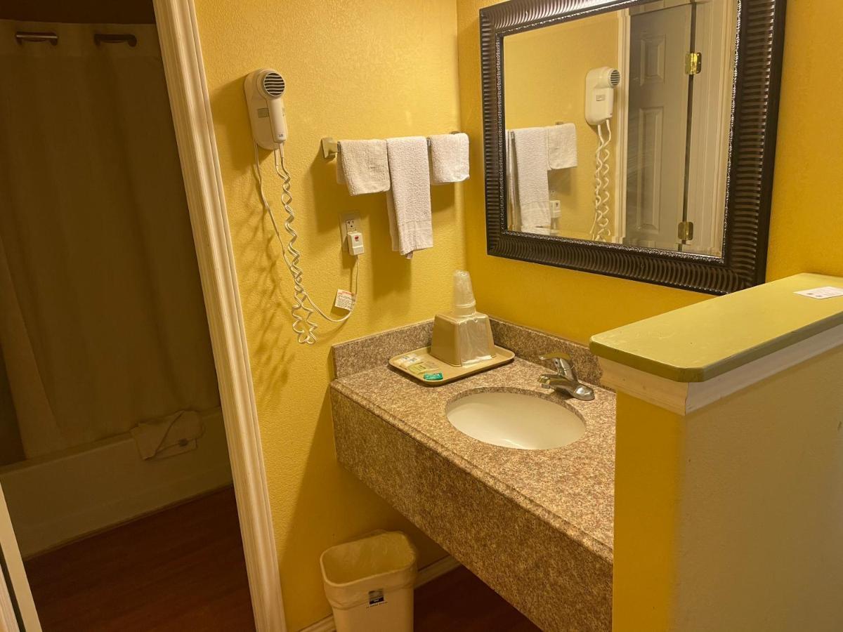 Dilley Executive Inn المظهر الخارجي الصورة